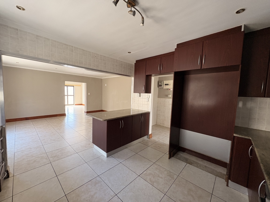 To Let 4 Bedroom Property for Rent in Kirstenhof Western Cape